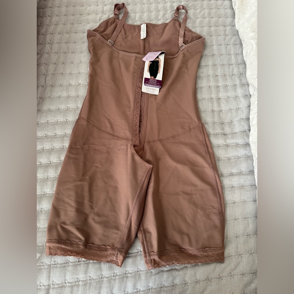 CURVEEZ FULL BODY LONG SHAPER New with tags